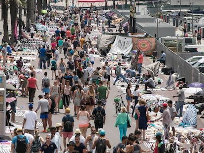 El paseo Joan Borbó de Barcelona, en la zona marítima, en verano de 2019.