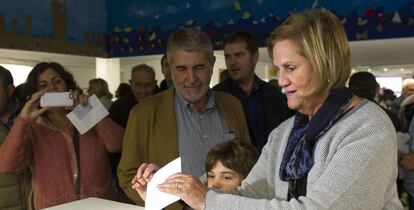 La presidenta del Parlamento de Cataluña, Núria de Gispert, en el colegio Escola de la Concepció