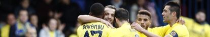 Bakambu, Soldado, Mario, Jonathan y Bruno celebran un gol.