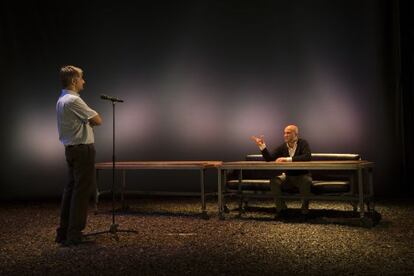 Pako Merino (izquierda) y Diego Lorca, en un momento de 'Distancia siete minutos'.