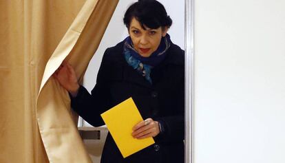 Birgitta Jonsdottir, del Partido Pirata, vita este sábado en Reikiavik.
