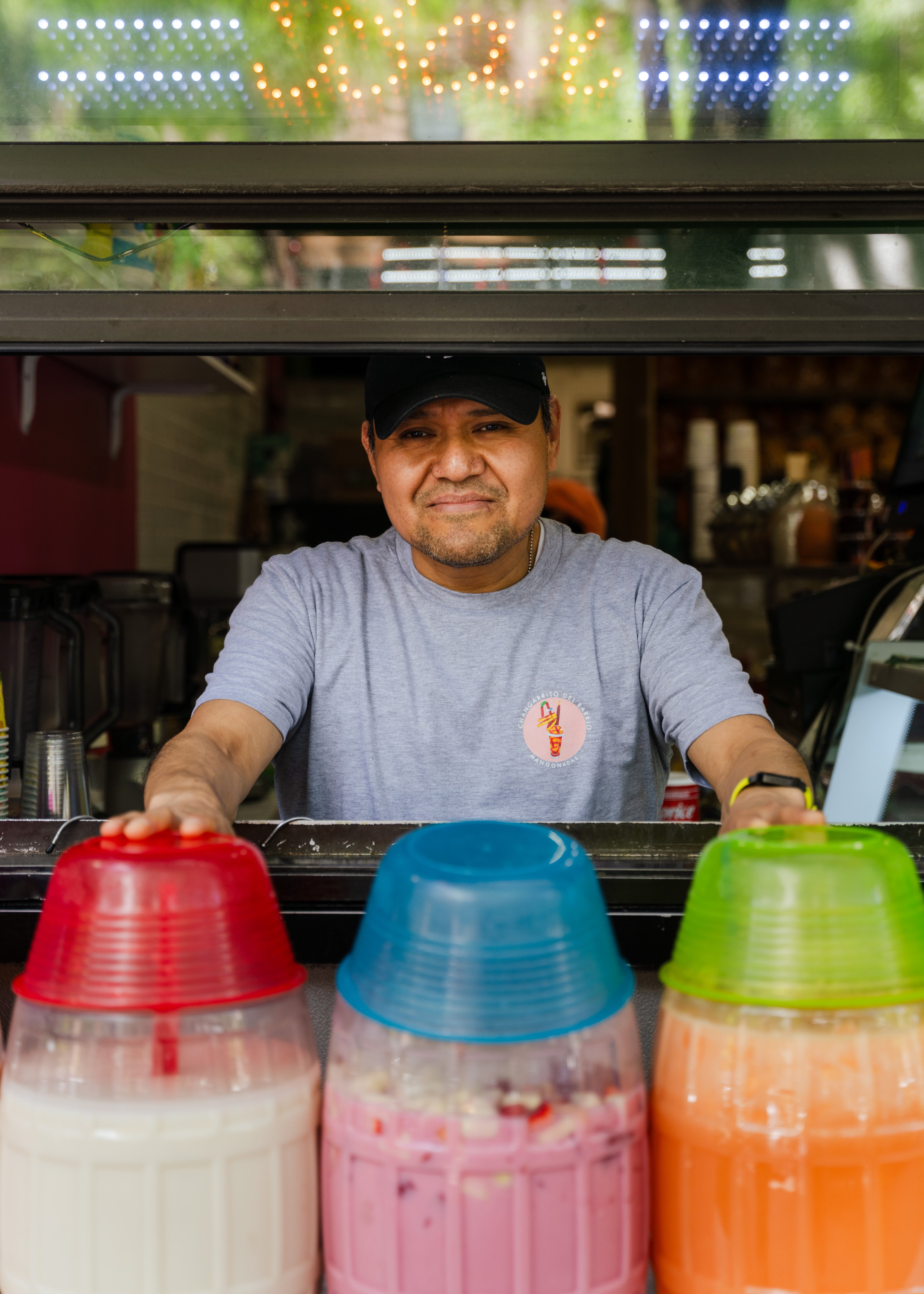 Un vendedor de aguas frescas en el pequeño barrio mexicano de Nueva York. 