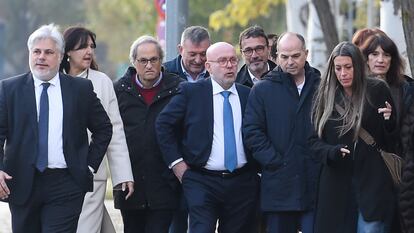 Gonzalo Boye, en el centro, a la llegada a su juicio en la Audiencia Nacional el pasado 18 de noviembre.