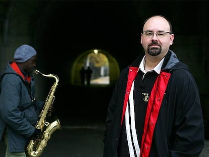 Carlos Ruiz Zafón, ayer en París.