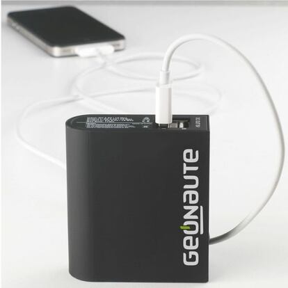 Batería externa de 5.200 mAh.