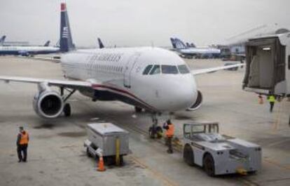 En la imagen, un avión de la aerolínea USAirways. EFE/Archivo