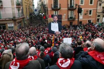 Concentración en Tarragona de rechazo a la cocapitalidad de la veguería con Reus.