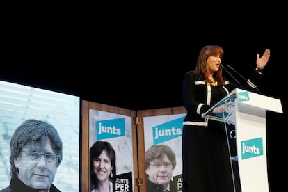 La candidata a la presidencia Laura Borràs interviene durante el acto de campaña de JxCat celebrado este sábado en Igualada.