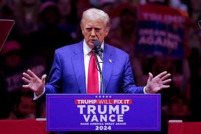 El candidato presidencial republicano y expresidente de Estados Unidos Donald Trump habla durante un mitin en el Madison Square Garden, en Nueva York, Estados Unidos, el 27 de octubre de 2024