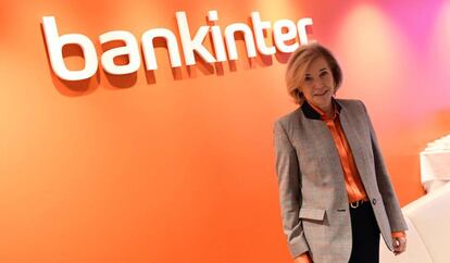 La consejera delegada de Bankinter, María Dolores Dancausa, posa este jueves en Madrid donde presenta los resultados del 2019 de la entidad financiera. 