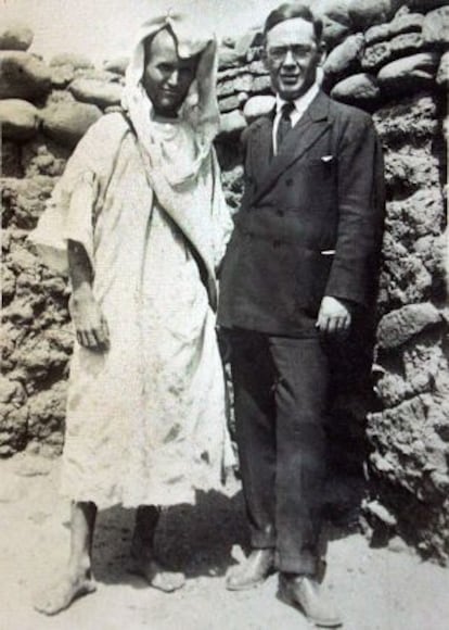 Blas Infante, en Agmat (Marruecos), en la tumba de Al Mutamid (1924).