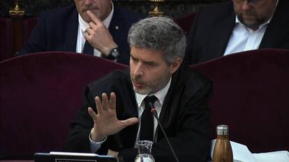 Andreu Van Den Eyden, abogado de Oriol Junqueras y Raül Romeva, durante la sesión de este lunes.