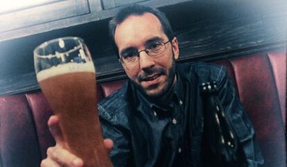 Enrique Gato en la cervecería O’Connors, uno de sus locales favoritos de Madrid.