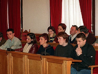 Pleno del ayuntamiento de Portugalete durante el pleno de condena al atentado de Esther Cabezudo. PLANO CONJUNTO - ESCENA