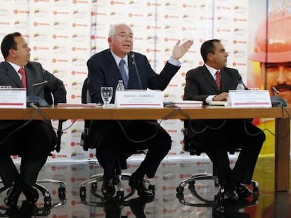 O ministro de Petróleo e Energia, Rafael Ramírez, durante a coletiva.