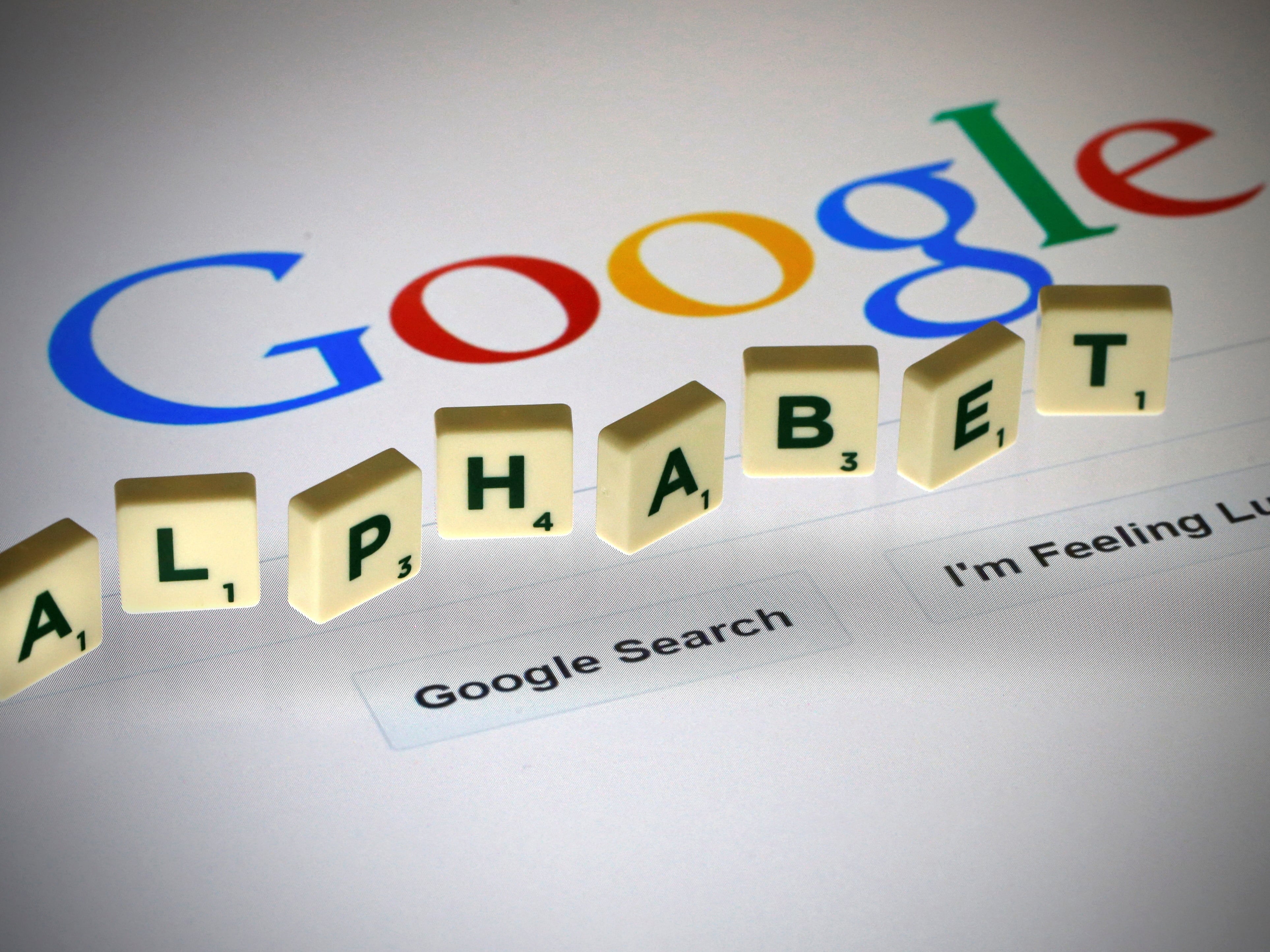 Alphabet ficha a Santander y BBVA para su macroemisión de deuda en dólares