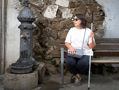 Rosa Alarcón, concejal del distrito Horta-Guinardó de Barcelona en septiembre de 2022, que sufre el Síndrome de Meige.