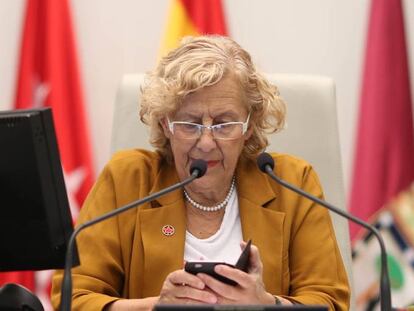 La alcaldesa de Madrid, Manuela Carmena, en el pleno municipal. 