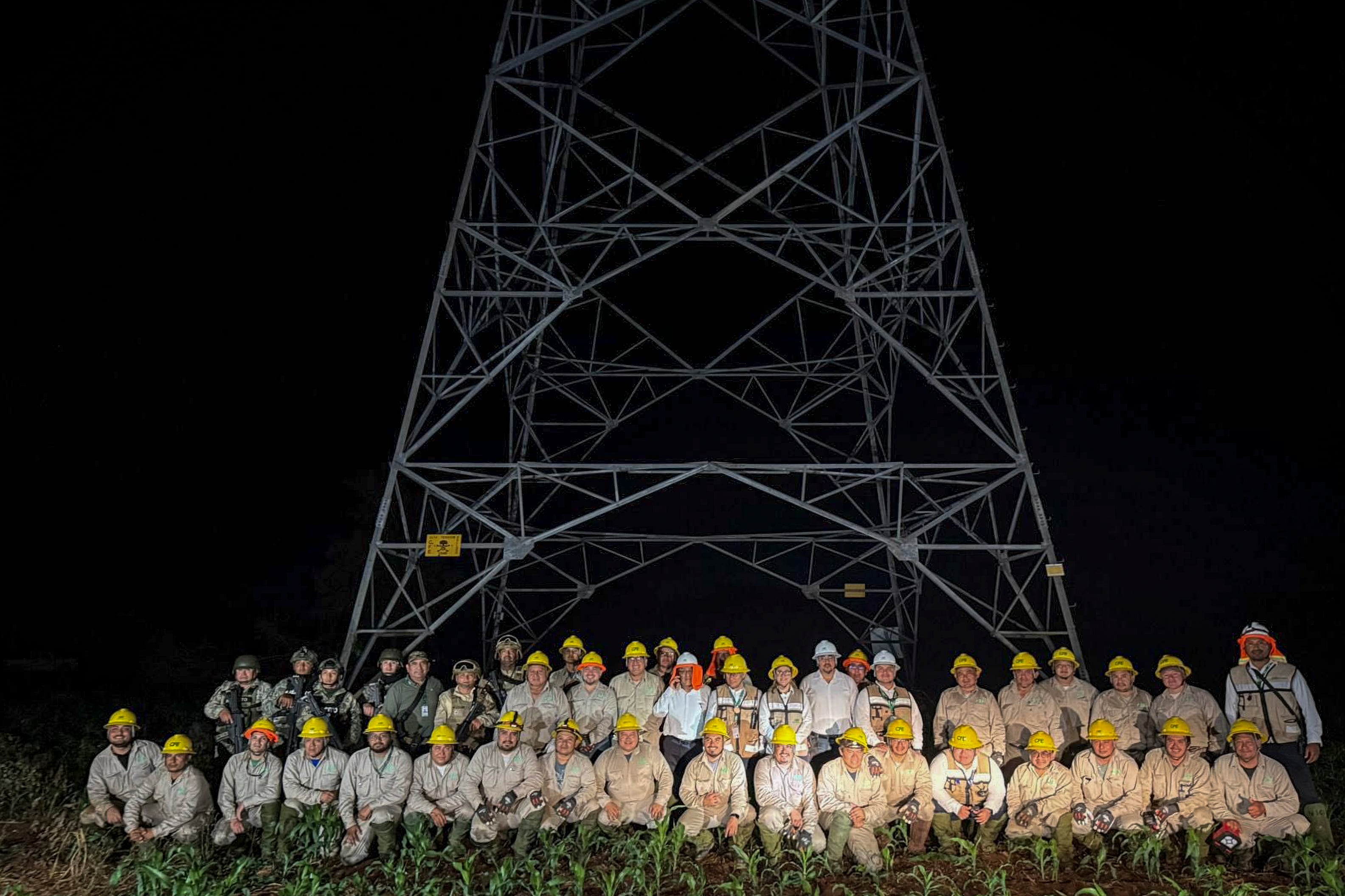 La CFE anuncia que ya se ha restablecido el servicio de luz tras el apagón en Yucatán, Quintana Roo, Campeche y Chiapas