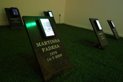 La lápida de Martinsa-Fadesa de la obra <i>Zombis inmobiliarios.</i>