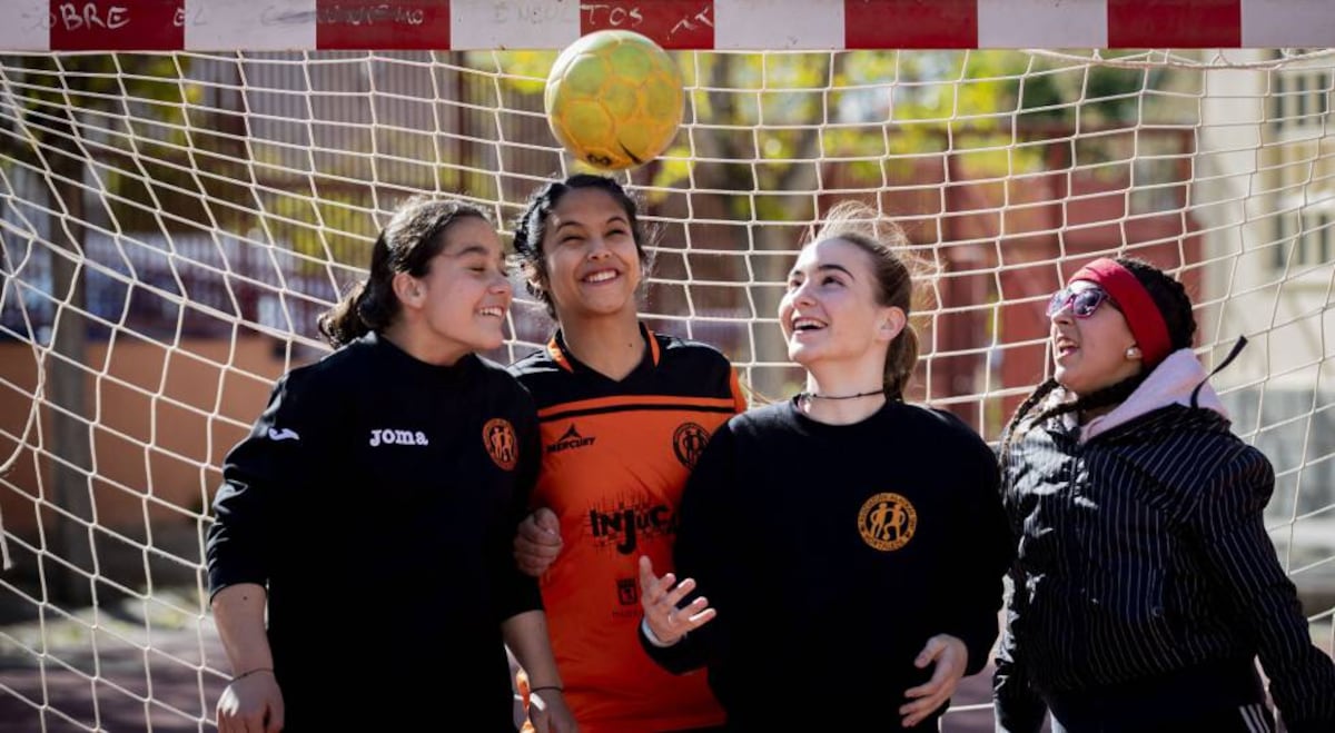 Gol por la escuadra de las chicas de Hortaleza | EL PAÍS