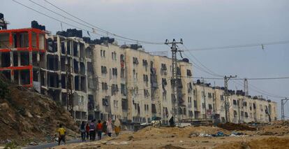 Edificios destruidos durante la guerra en 20014 en Beit Hanun, norte de Gaza.