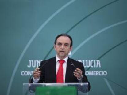 El consejero andaluz de Turismo y Comercio, Rafael Rodríguez, durante su intervención en un acto en Málaga.