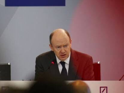 El consejero delegado de Deutsche Bank, John Cryan , durante la presentaci&oacute;n de resultados.