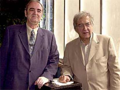 Luciano Berio (a la derecha) y Tomás Marco, en el Instituto Italiano de Cultura, de Madrid.