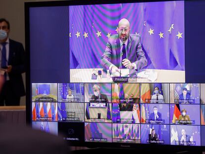 O presidente do Conselho Europeu, Charles Michel, na videoconferência desta quinta-feira sobre a covid-19, em Bruxelas.