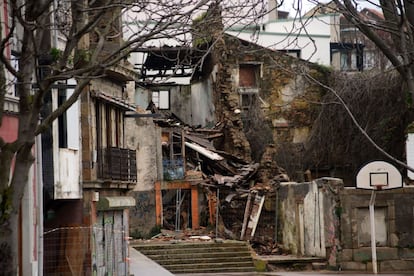 Imagen de la praza Vella de Ferrol, una ciudad que ha perdido el 30% de su población desde 1980, y que tiene además la tasa de paro más alta de toda Galicia.
