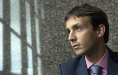 El creador del primer sitio online de cupones de descuento de Brasil y conocido como el "mago de internet", Julio Vasconcellos, durante una entrevista en Bogotá (Colombia). COLOMBIA.INN