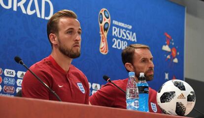 O atacante Kane e o treinador Gareth Southgate em entrevista antes da partida.