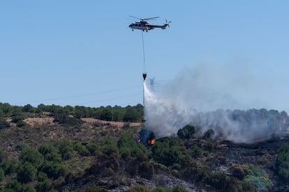 The UME joins the work to put out the Huelva fire, which has burned more than 3,000 hectares | Spain