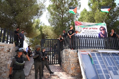 El homenaje se ha celebrado bajo la vigilancia de una nutrida presencia de militares israelíes. 