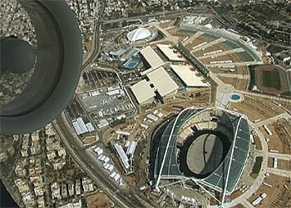 Vista aérea del estadio y del complejo olímpico, que también incluye las canchas de tenis, piscinas, velódromo y el pabellón cubierto.