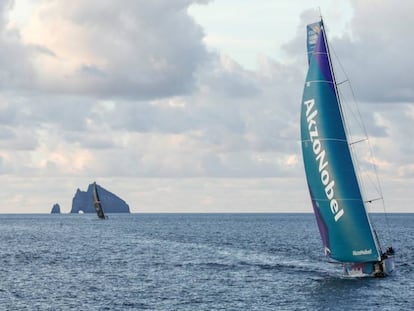 El barco holand&eacute;s AkzoNobel en su aproximaci&oacute;n a Auckland.