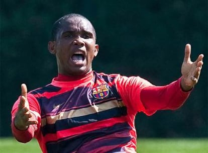 Samuel Eto'o, en un entrenamiento con el Barcelona.