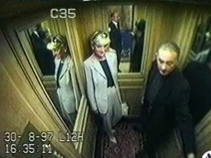 Imagen de Diana de Gales y Dodi al Fayed un día antes del accidente que les causó la muerte.