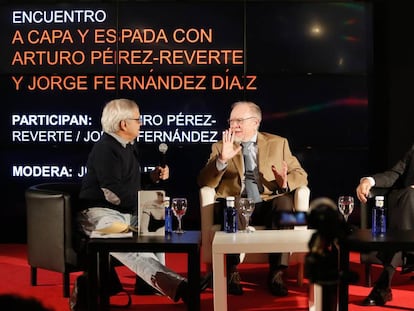 De izquierda a derecha, Juan Cruz, Jorge Fern&aacute;ndez D&iacute;az y Arturo P&eacute;rez- Reverte