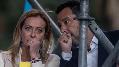 Giorgia Meloni y Matteo Salvini, en un mitin de la coalición de derechas el 22 de septiembre en Roma.