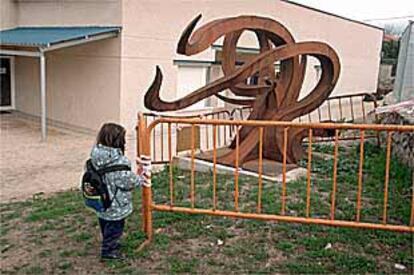 Escultura de la escuela infantil municipal de Soto del Real.