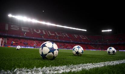 El Sánchez Pizjuán en noche de Champions.