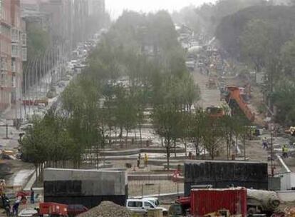 Obras de acondicionamiento del tramo de la avenida de Portugal ocupado antes por la autovía.