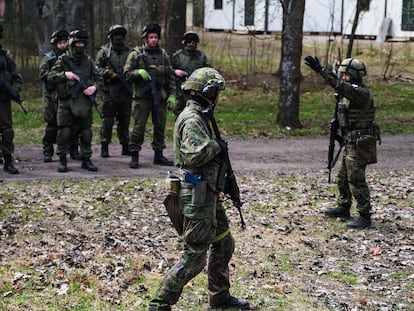 Entrenamiento en la base militar de Santahamina, en Helsinki, este sábado.