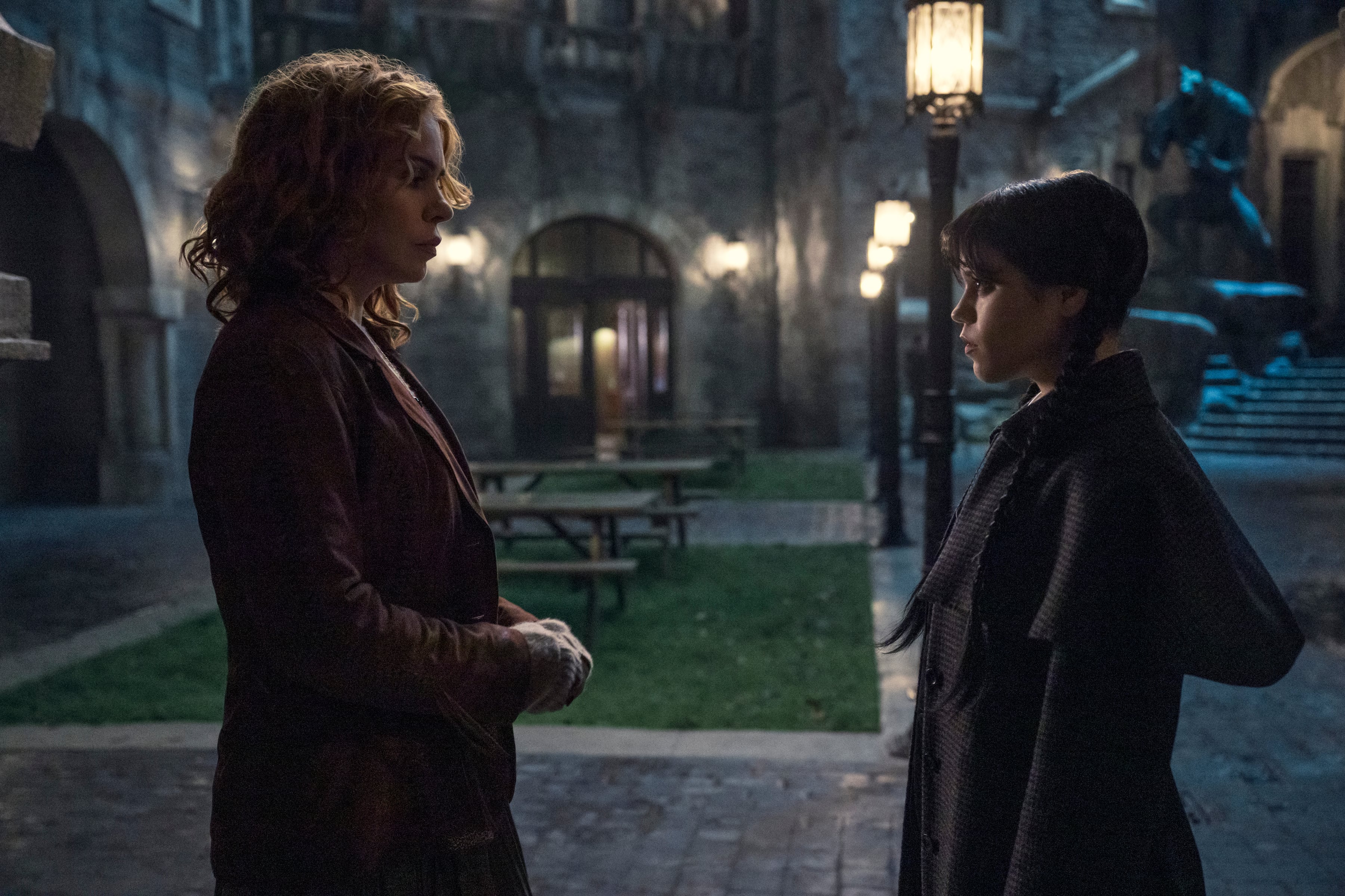 ‘Miércoles’: Zombis, muertes y un caótico batiburrillo para la segunda temporada