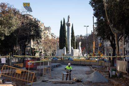Trabajos en la Diagonal de Barcelona previos a la prolongación del tranvía.