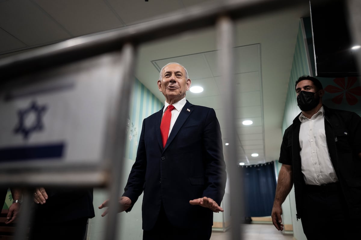 Likud party wins 24 to 25 seats in exit polls, article says