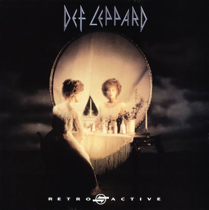 Una elegante dama del siglo XIX frente a un coqueto tocador, que nos mira fijamente desde el espejo. Una portada un poco rara para un grupo de rock duro como Def Leppard, ¿no? Pues no. Porque si miras la imagen a cierta distancia, verás que se transforma en una calavera. El grupo copió la idea del cuadro 'All is vanity', pintado por el artista Charles Allan Gilbert en 1892.