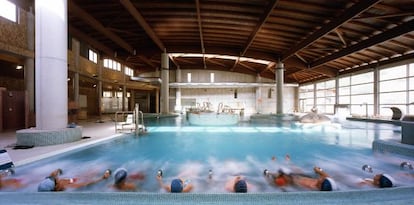 Piscina del espacio Termalium del balneario de Archena (Murcia).